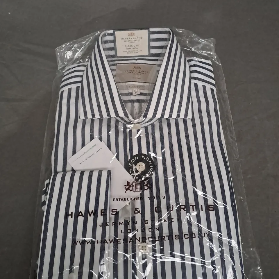 BAGGED HAWES AND CURTIS BUTTONED SHIRT SIZE 34