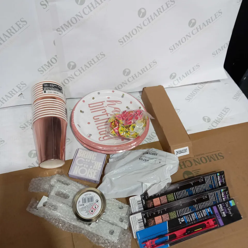 BOX OF ASSORTED HOUSEHOLD ITEMS 