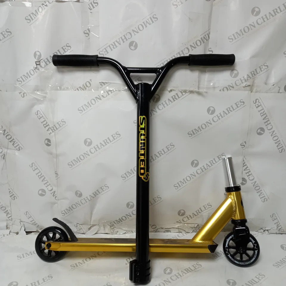 STUNTED GILT STUNT SCOOTER 