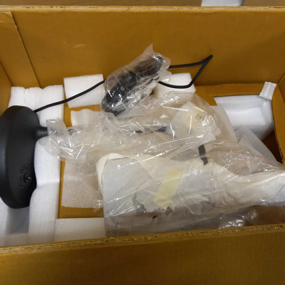 BEAT TABLE BLACK LAMP 