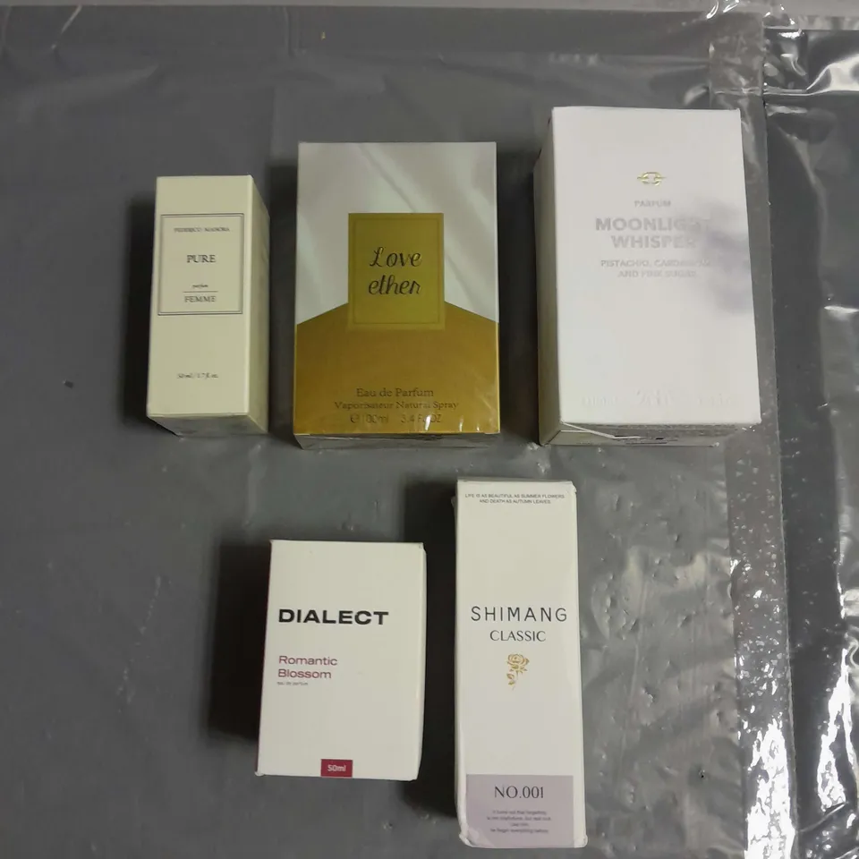 BOX OF APPROXIMATELY 5 ASSORTED BOXED FRAGRANCES TO INCLUDE - ZARA MOONLIGHT WHISPER - DIALECT ROMANTIC BLOSSOM - SHIMANG CLASSIC - ETC