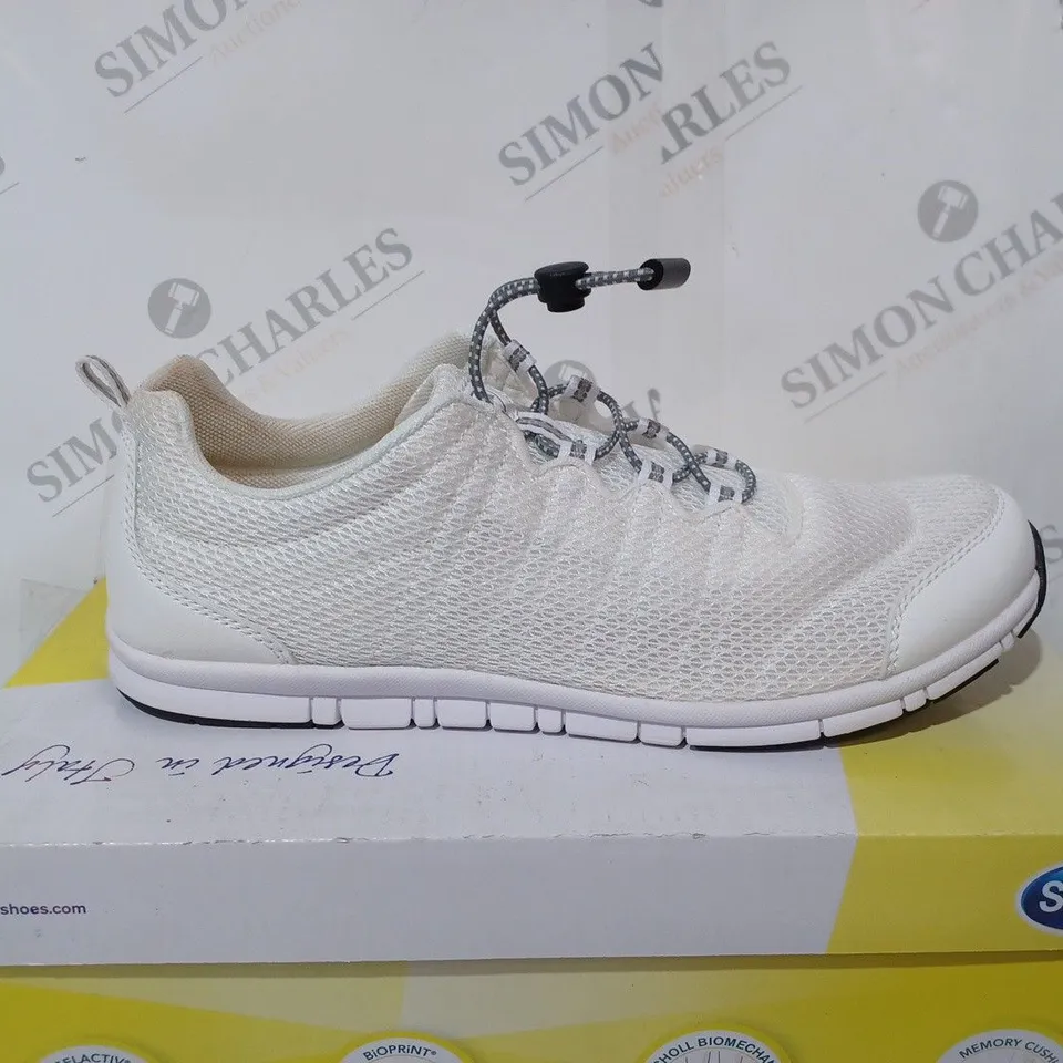 BOXED SCHOLL WIND STEP TRAINERS - UK 8