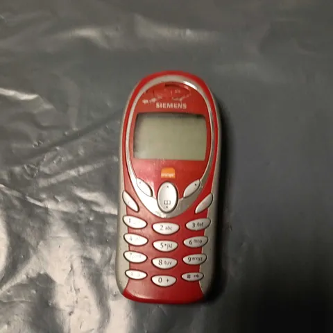 SIEMENS MOBILE PHONE – RED & SILVER 