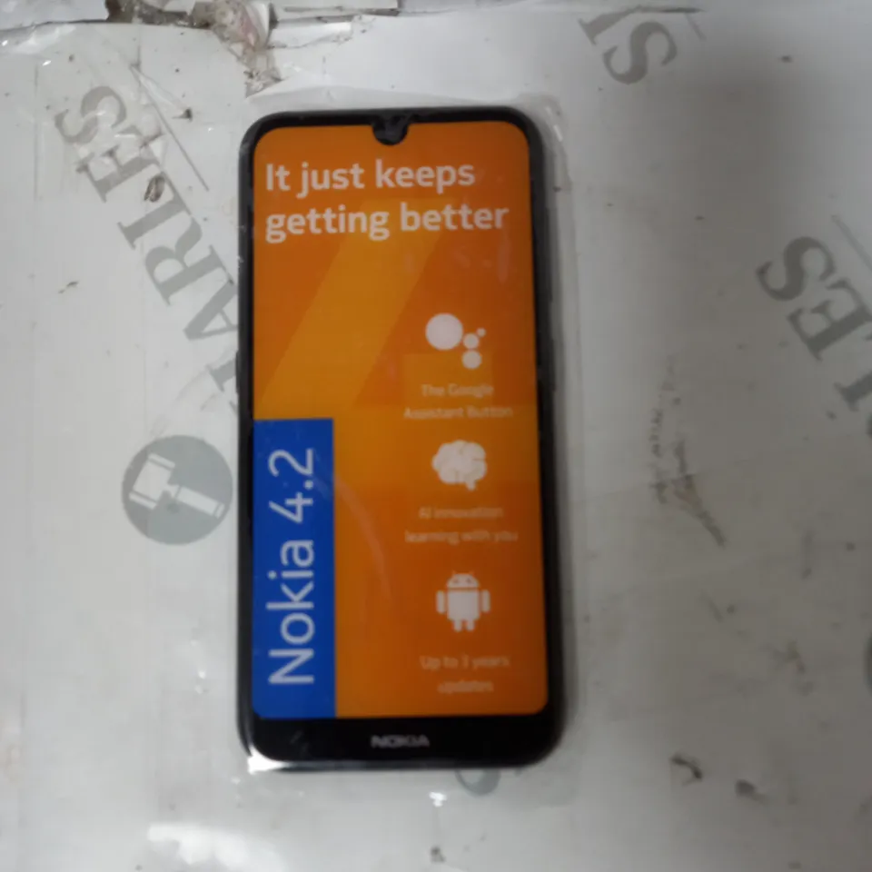 BOX OF APPROXIMETLY 30 NOKIA 4.2 DISPLAY PHONES 