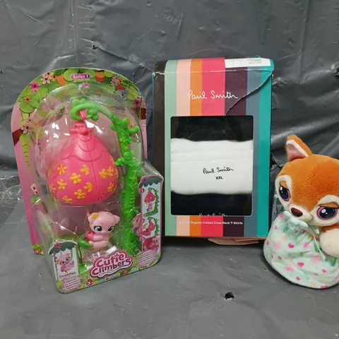 APPROXIMATELY 6 ASSORTED ITEMS TO INCLUDE PAUL SMITH T-SHIRTS, CUTIE CLIMBERS TOY, MINI BABY PAWS PLUSH, ETC