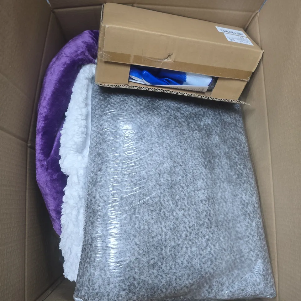 BOX OF APPROXIMATELY 6 ASSORTED HOUSEHOLD ITEMS 