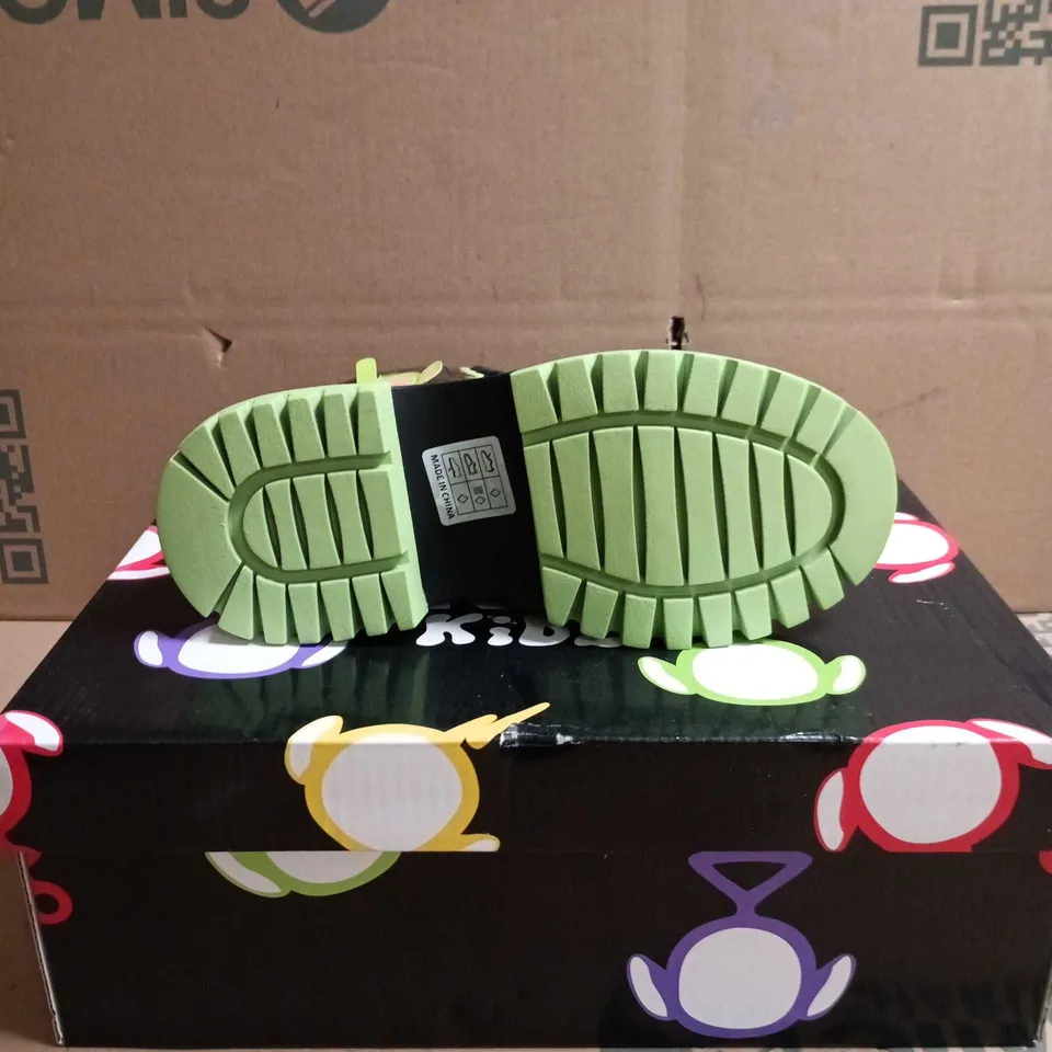 KOI KIDZ TUBBYTRONIC DISPY HEAD BOOTS BLACK AND GREEN SIZE 12