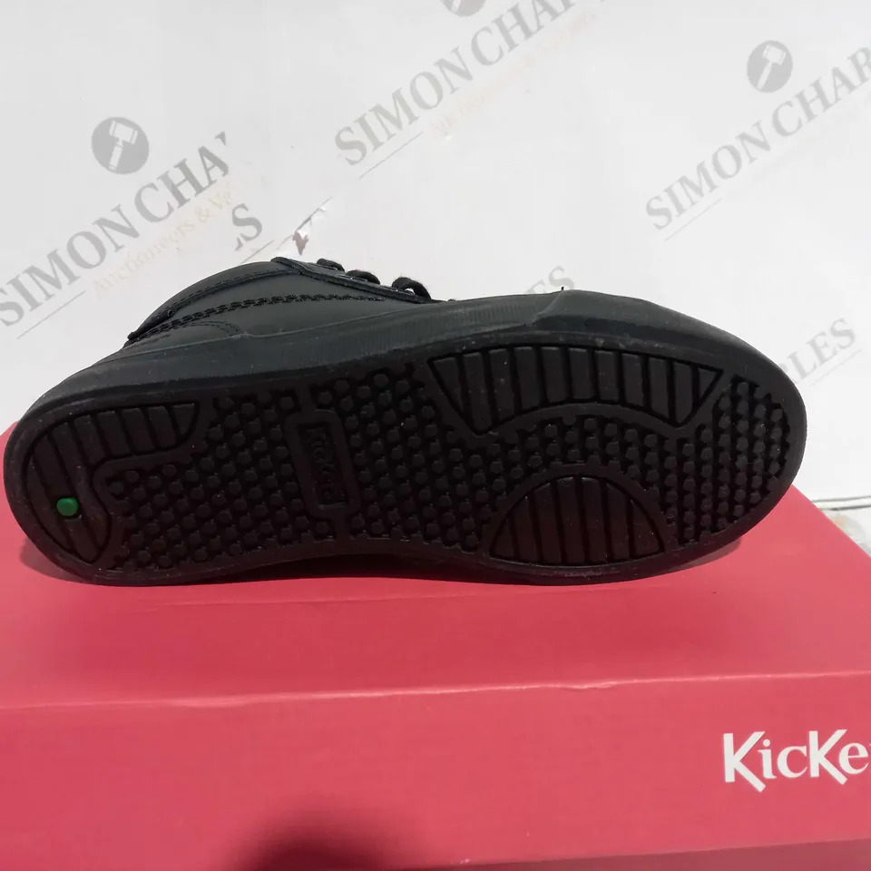 BOXED KICKERS TOVNI HI TOP LEATHER LACE UP SCHOOL BOOT - UK SIZE 13KIDS