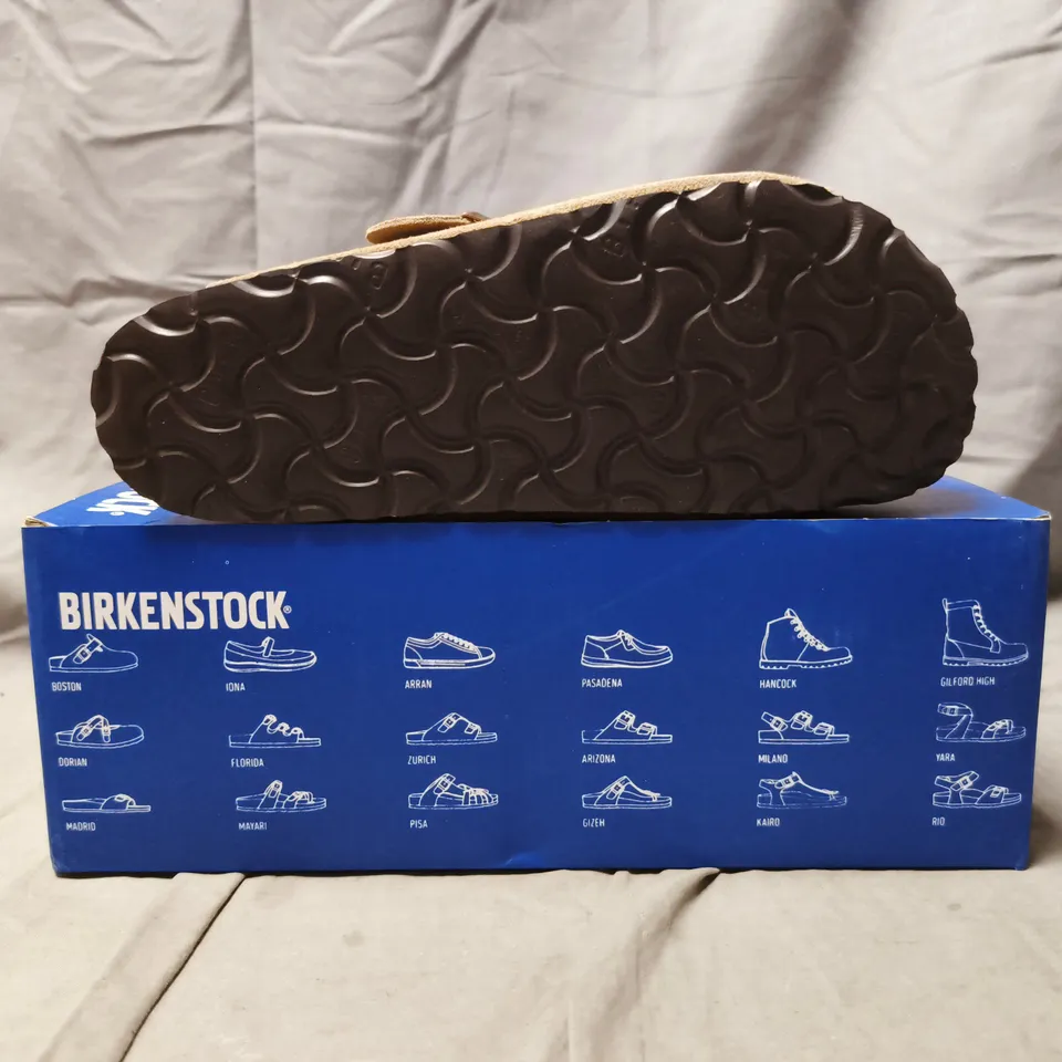 BOXED PAIR OF BIRKENSTOCK BOSTON BS SHOES IN TAUPE SIZE UK 4.5