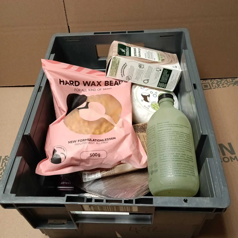 APPROXIMATELY 15 ASSORTED COSMETIC ITEMS TO INCLUDE HARD WAX BEADS, BERTIOLI HAND AND BODY WASH, HERBATINT HAIR COLOUR GEL, COCONUT CREME BUFFER SPONGE ETC