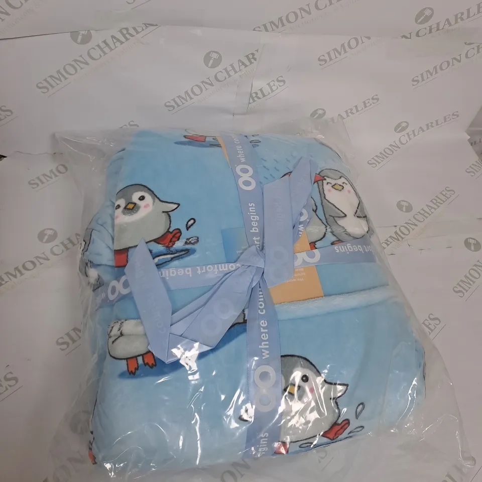 OODIE HOODED OVERSIZED BLANKET - PENGUIN PATERN