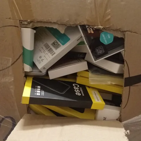 PALLET TO CONTAIN A VERY LARGE QUANTITY OF PHONE CASE. BRANDS AND DESIGNS MAY VARY