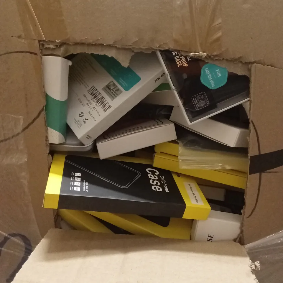 PALLET TO CONTAIN A VERY LARGE QUANTITY OF PHONE CASE. BRANDS AND DESIGNS MAY VARY
