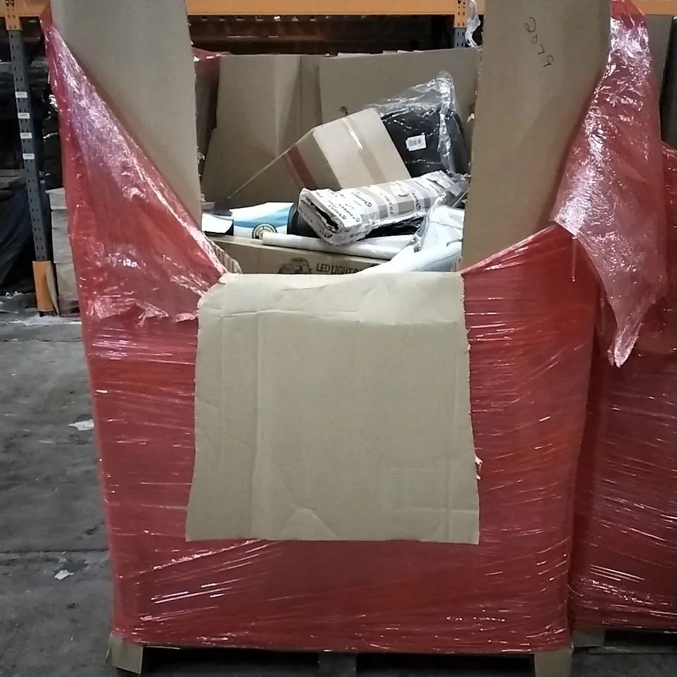 PALLET OF HOUSEHOLD ITEMS TO INCLUDE FLOOR SQUEEGEE, SHARK VACUUM (PET MODEL) CUPCAKE STAND,LED LIGHT BAR AND OTHER ASSORTED ITEMS...