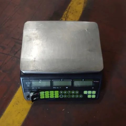 AVERY BERKEL DIGITAL SCALE