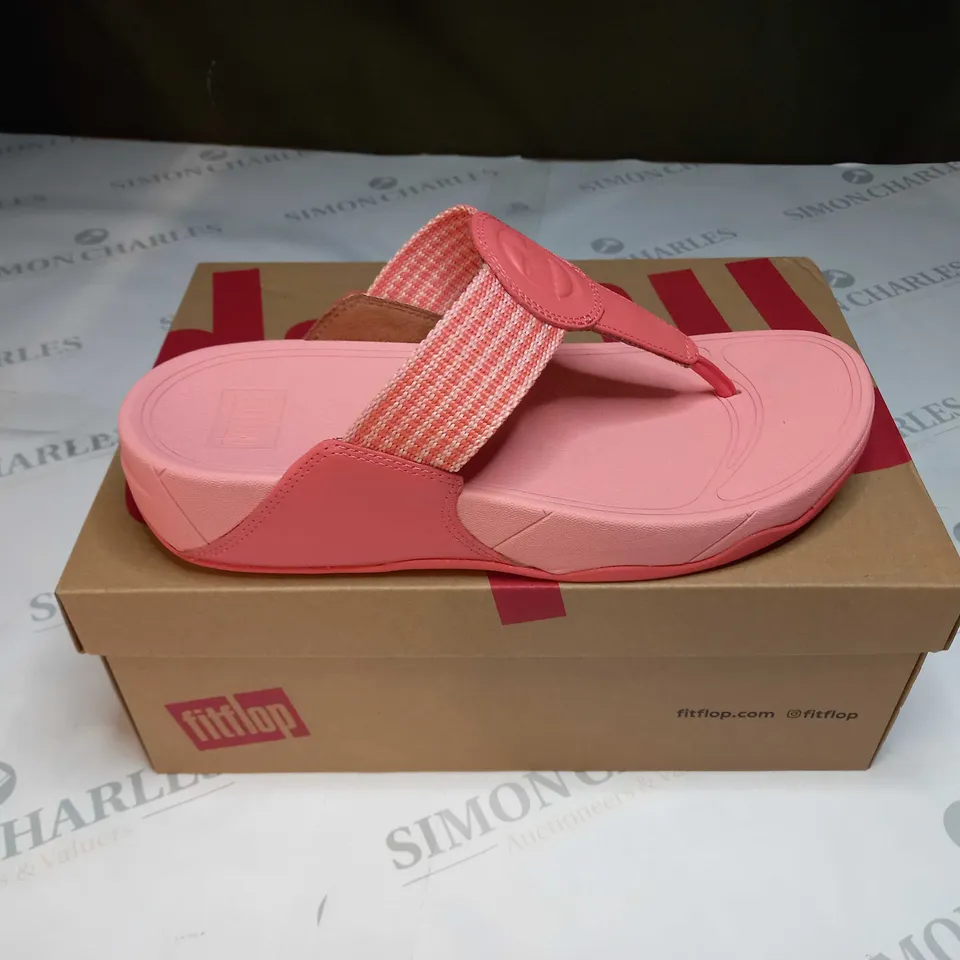 FITFLOP WALKSTAR FINESTRIPE WEBBING TOE-POST SANDALS SIZE 6