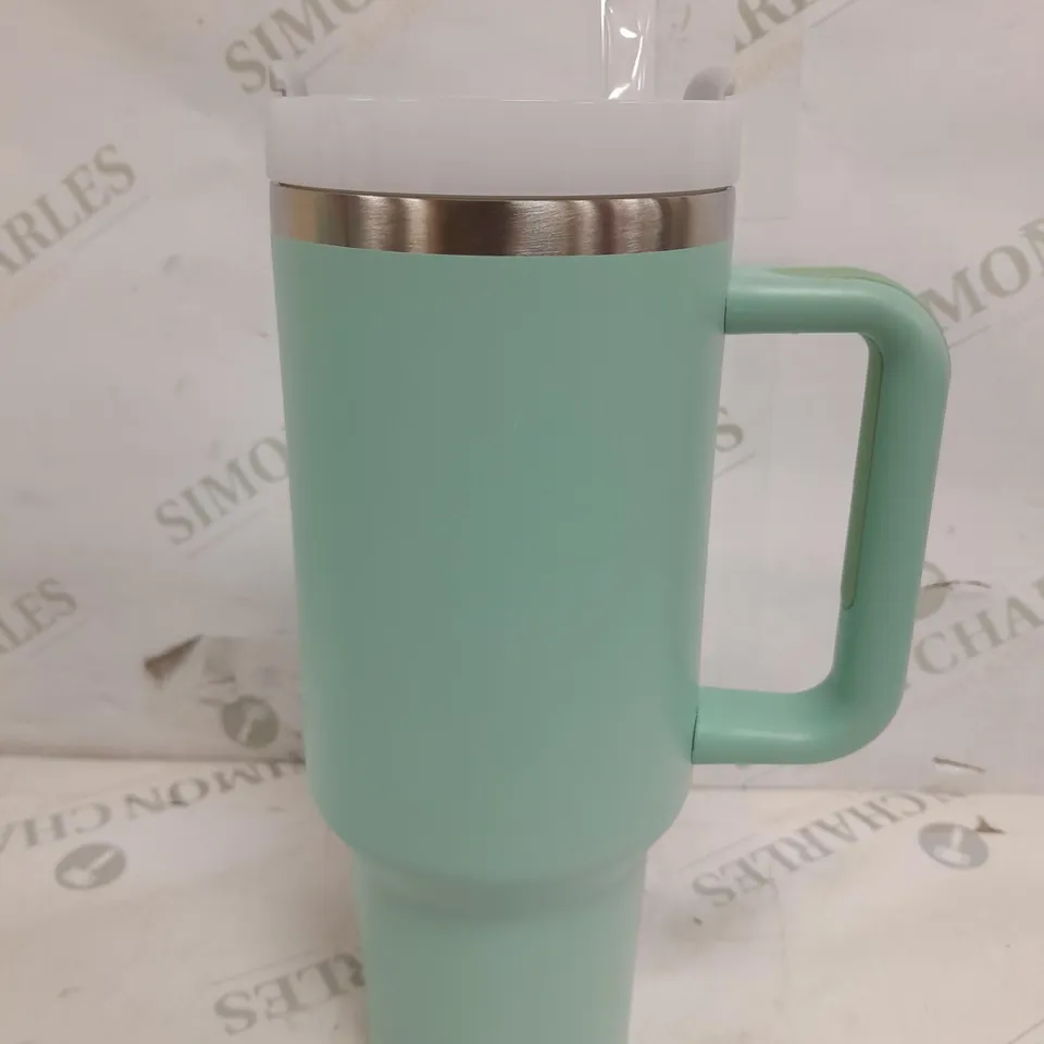 1.1 LITRE TUMBLER CUP WITH LID IN LIGHT BLUE