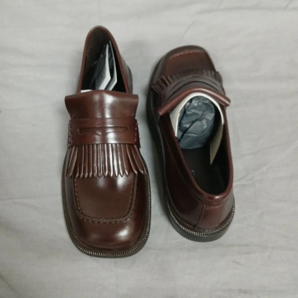 BOXED MASSIMO DUTTI MEN'S BROWN LEATHER TASSEL LOAFERS – UK 5 