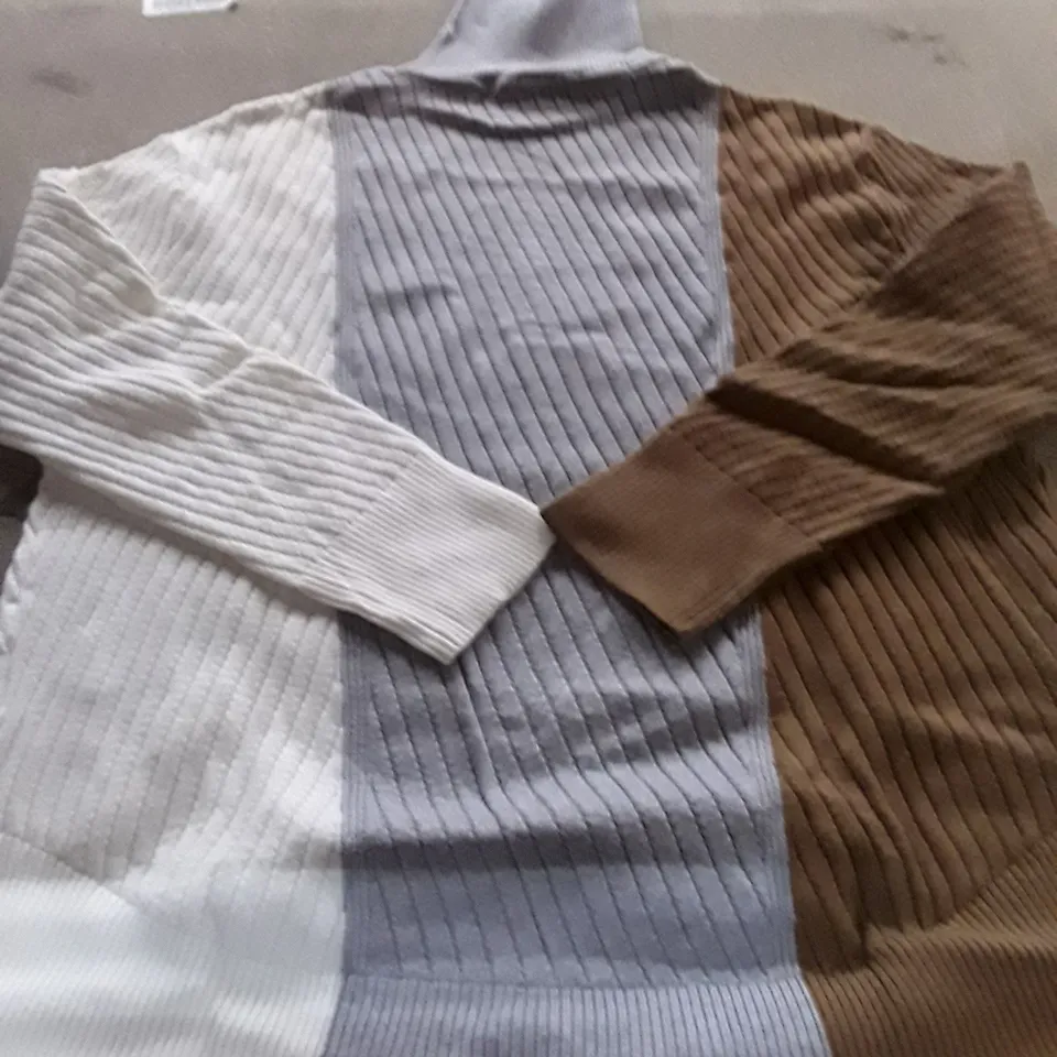 BOX OF APPROXIMATELY 10 BADGLEY MISCHKA WHITE,BROWN AND BLUE TURTLE NECK JUMPER SIZE LARGE