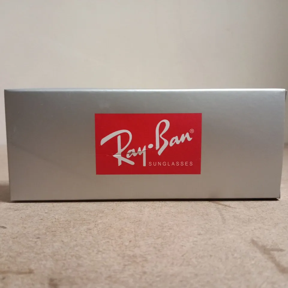 RAY-BAN RB3016 SUNGLASSES – BLACK FRAME, GOLD BRIDGE, G-15 LENSES (CASE INCLUDED)