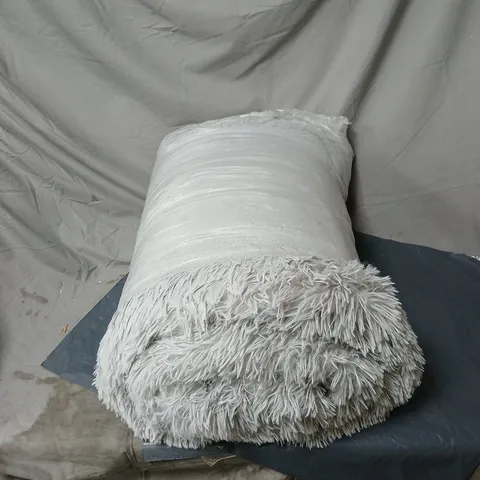 GREY THROW IN PINK CARRY BAG