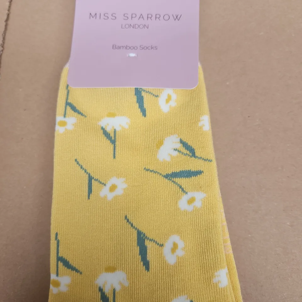 MISS SPARROW LONDON BAMBOO SOCKS – ONE SIZE UK 3-7 (EU 36-41) YELLOW FLORAL