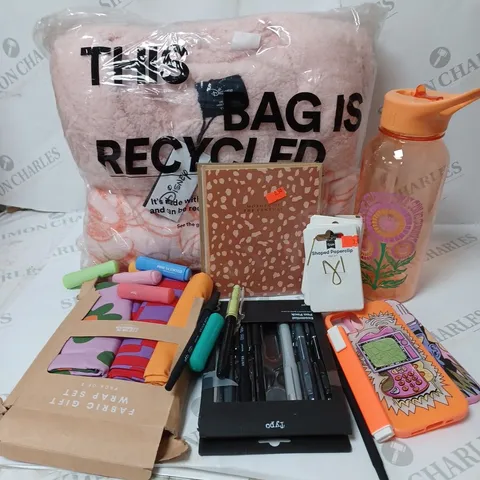 APPROXIMATELY 7 COTTON ON ITEMS INCLUDING DISNEY MICKEY MOUSE THROW, ORANGE FLORAL WATERBOTTLE, PEN SET