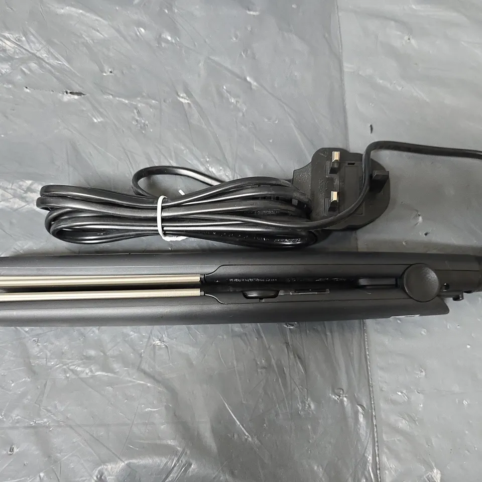 REMINGTON HAIR STRAIGHTENER