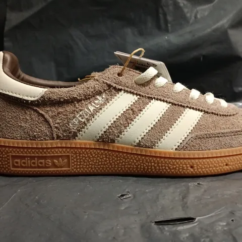 UNBOXED ADIDAS SUEDE SNEAKERS BROWN WITH WHITE STRIPES – UK SIZE 4.5