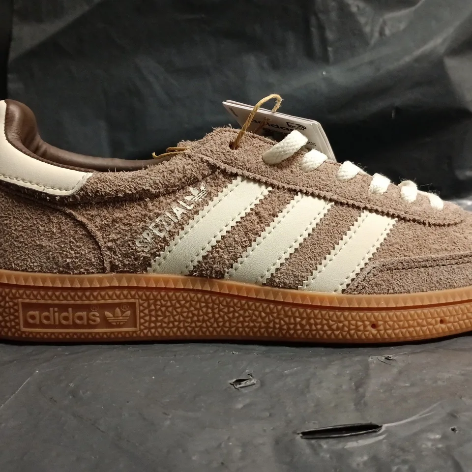 UNBOXED ADIDAS SUEDE SNEAKERS BROWN WITH WHITE STRIPES – UK SIZE 4.5