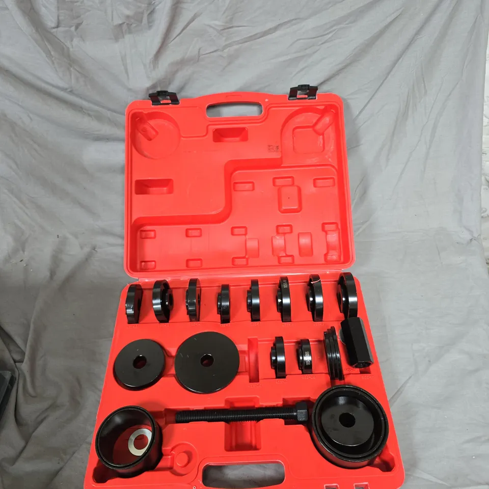 UNIVERSAL PULLEY/BEARING REMOVAL TOOL KIT IN RED CASE 