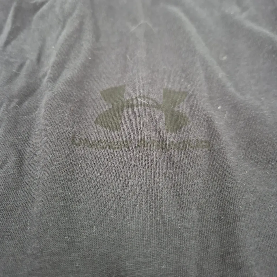 UNDER ARMOUR BLACK T‑SHIRT – MEN'S MEDIUM (LOOSE FIT)