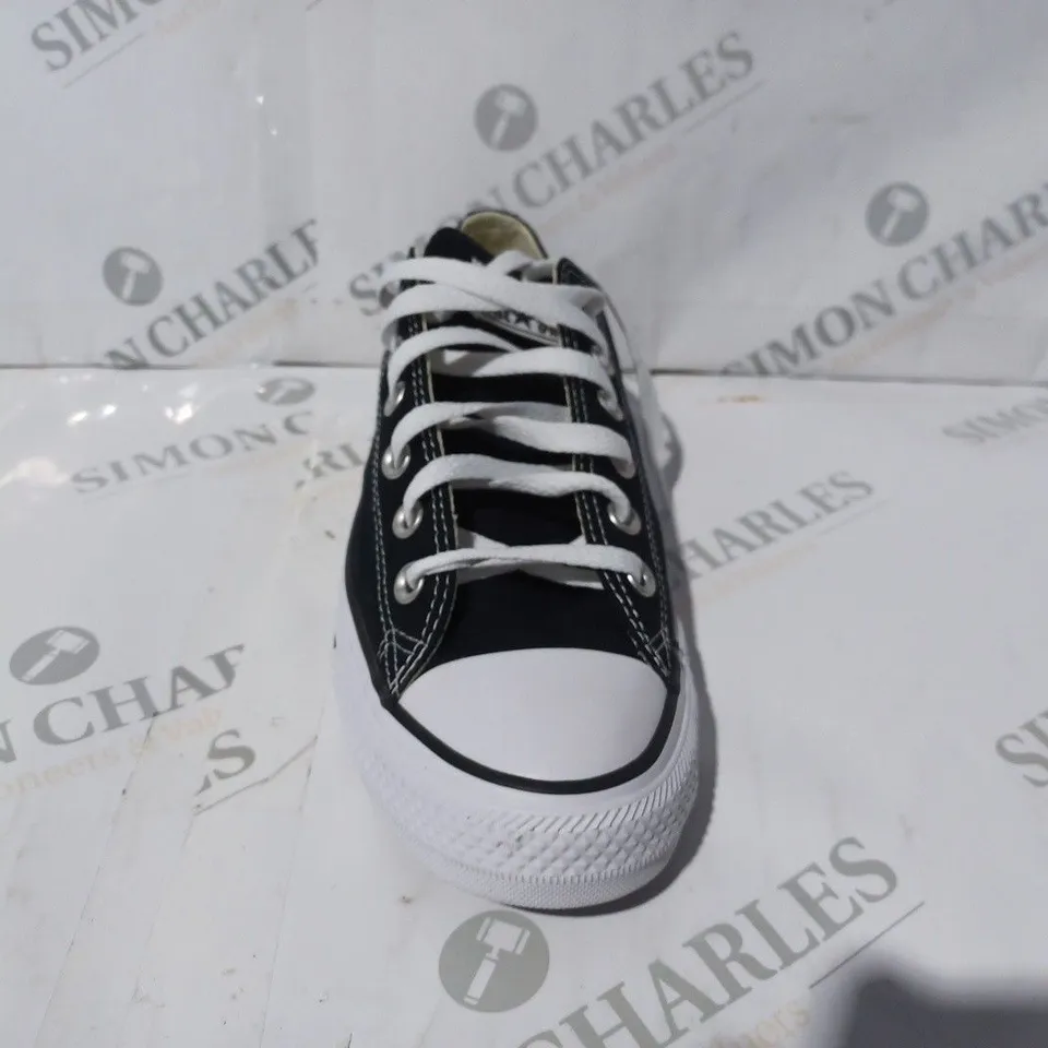 BOXED PAIR OF CONVERSE CANVAS TRAINERS IN BLACK UK SIZE 7