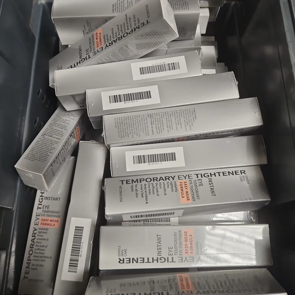 APPROXIMATEY 30 ASSORTED COSMETIC PRODUCTS TO INCLUDE - TEMPORARY EYE TIGHTENER - COLOUR CHANGING FOUNDATION STICK