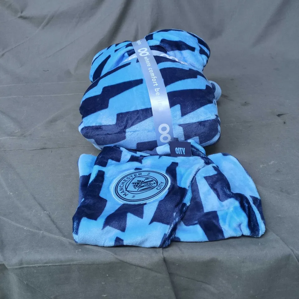 OFFICIAL MANCHESTER CITY FLUFFY ONESIE AND TOWEL SET AGE 4 - 13