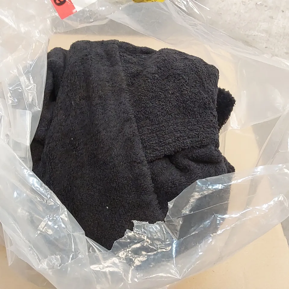 BAGGED TILSTONE 100% EGYPTIAN - QUALITY COTTON BATHROBE