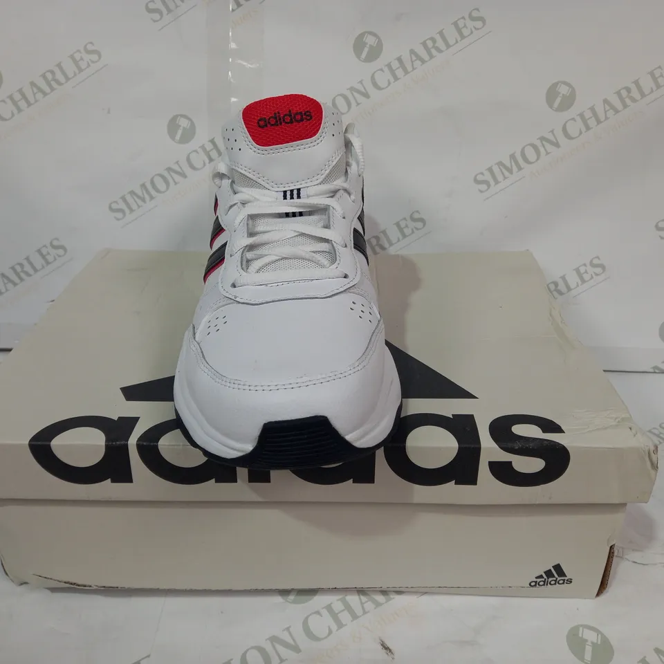 BOXED PAIR OF ADIDAS STRUTTER TRAINERS IN WHITE/BLACKRED UK SIZE 10.5