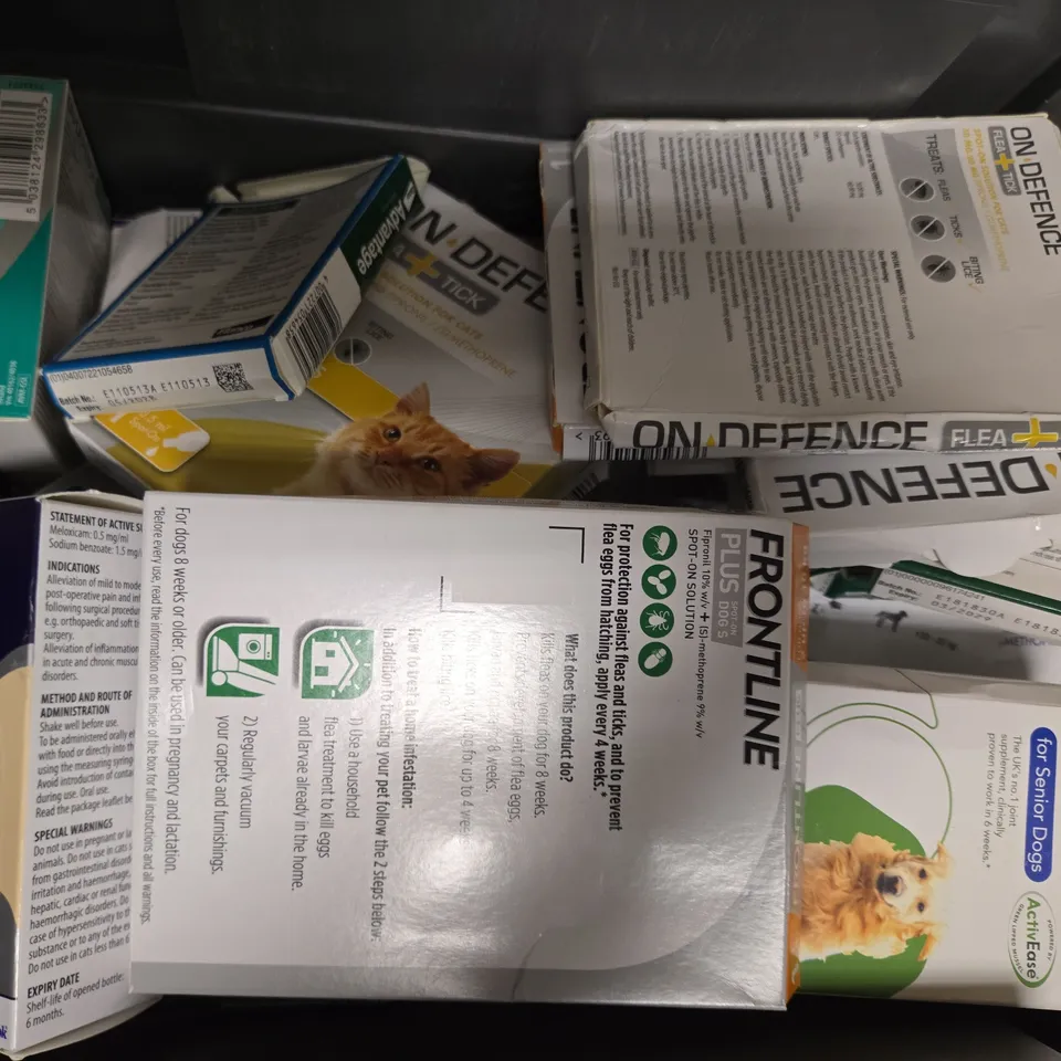 BOX OF APPROXIMATELY 15 ASSORTED PET ITEMS TO INCLUDE - ON DEFENCE FLEA TICK , FLEASOLVE , CORTAFLEX REGULAR STRENGTH SOLUTION ETC