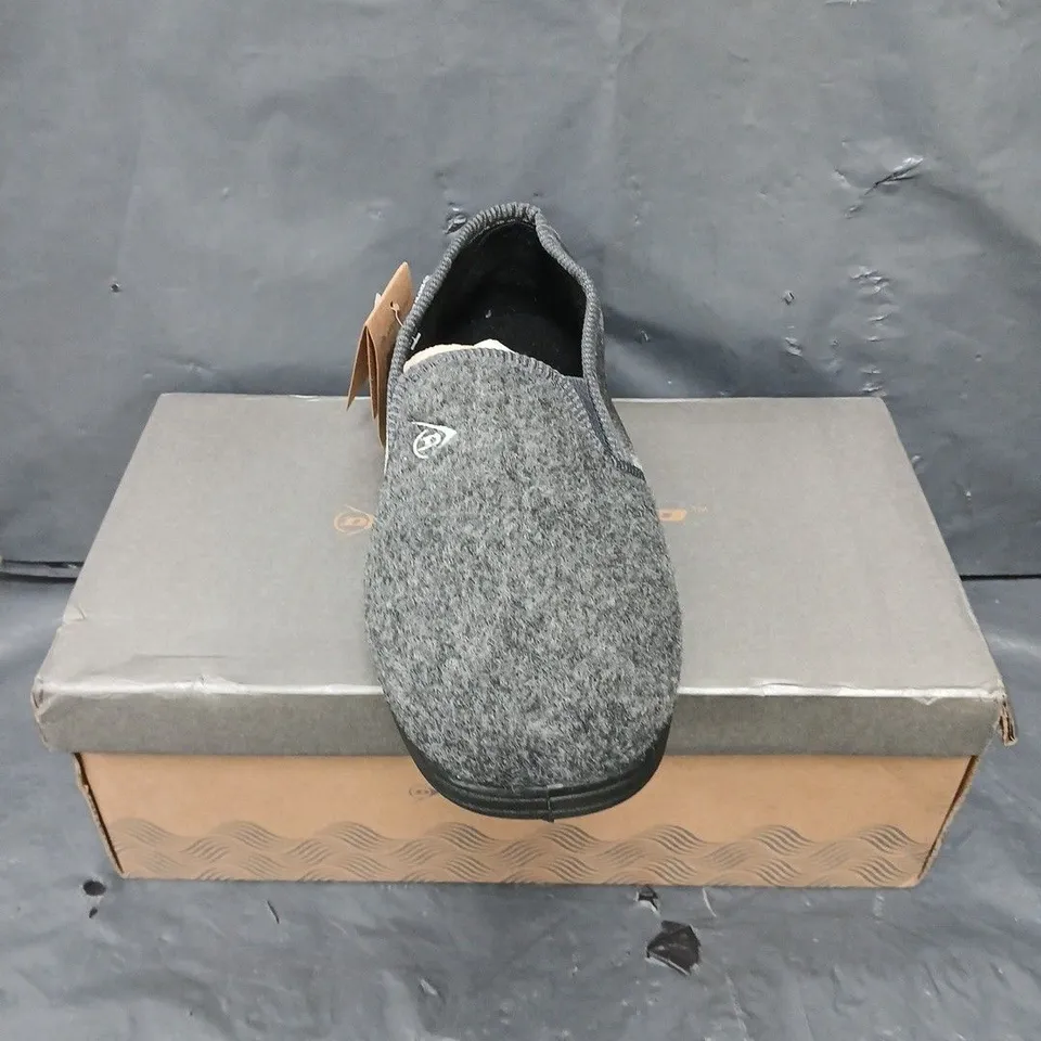 BOXED PAIR OF DUNLOP SLIP ON SHOES - 7