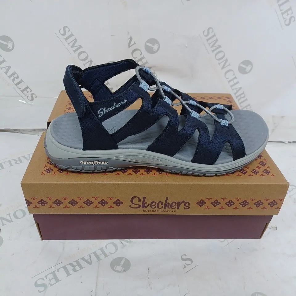 BOXED PAIR OF SKECHERS WALKING SANDALS SIZE 6