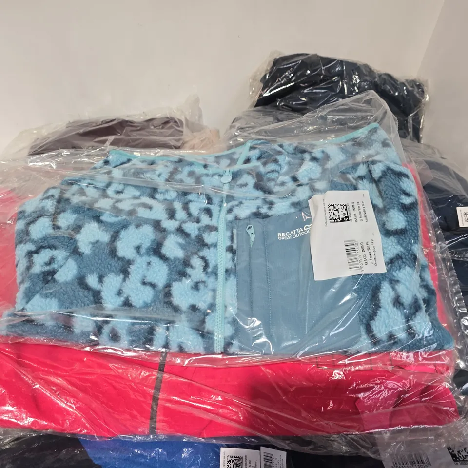 LOT OF APPROXIMATELY 16 ASSORTED BRAND NEW REGATTA AND DARE2BE CLOTHING ITEMS
