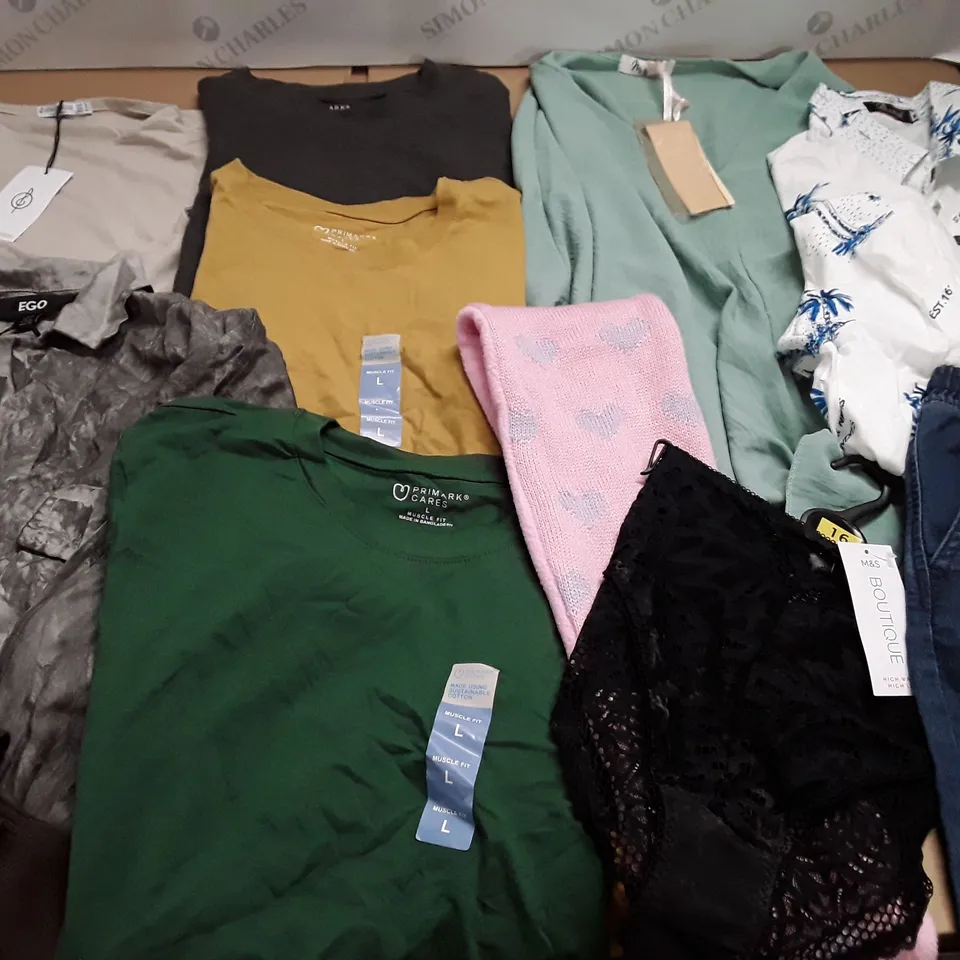 LARGE QUANTITY OF ASSORTED CLOTHING ITEMS TO INCLUDE EGO, STRADIVARIUS AND PRIMARK