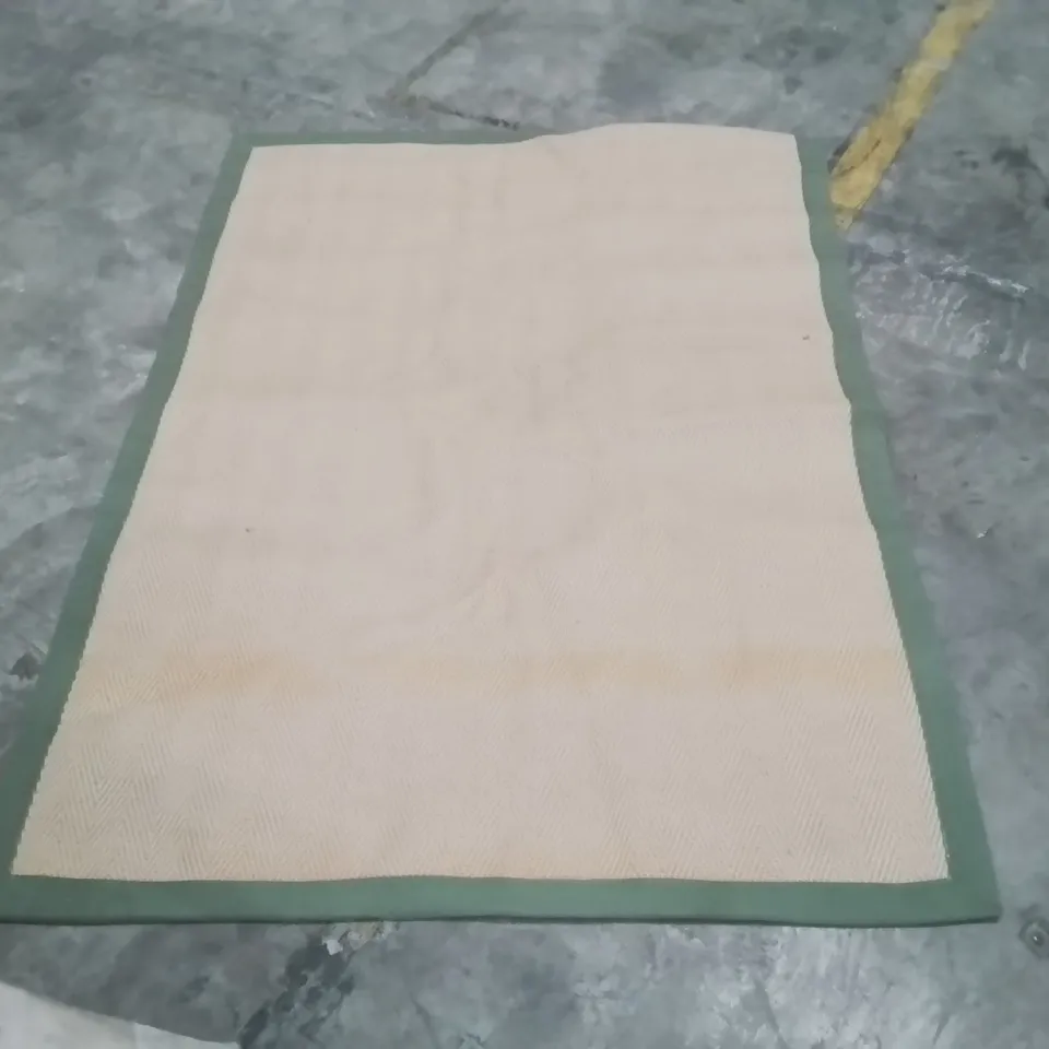 QUALITY DESIGNER AREA RUG - APPROXIMATELY 170X120CM