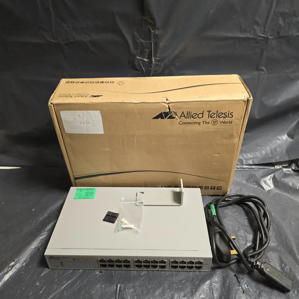 ALLIED TELESYN AT-FS724L 24-PORT FAST ETHERNET SWITCH