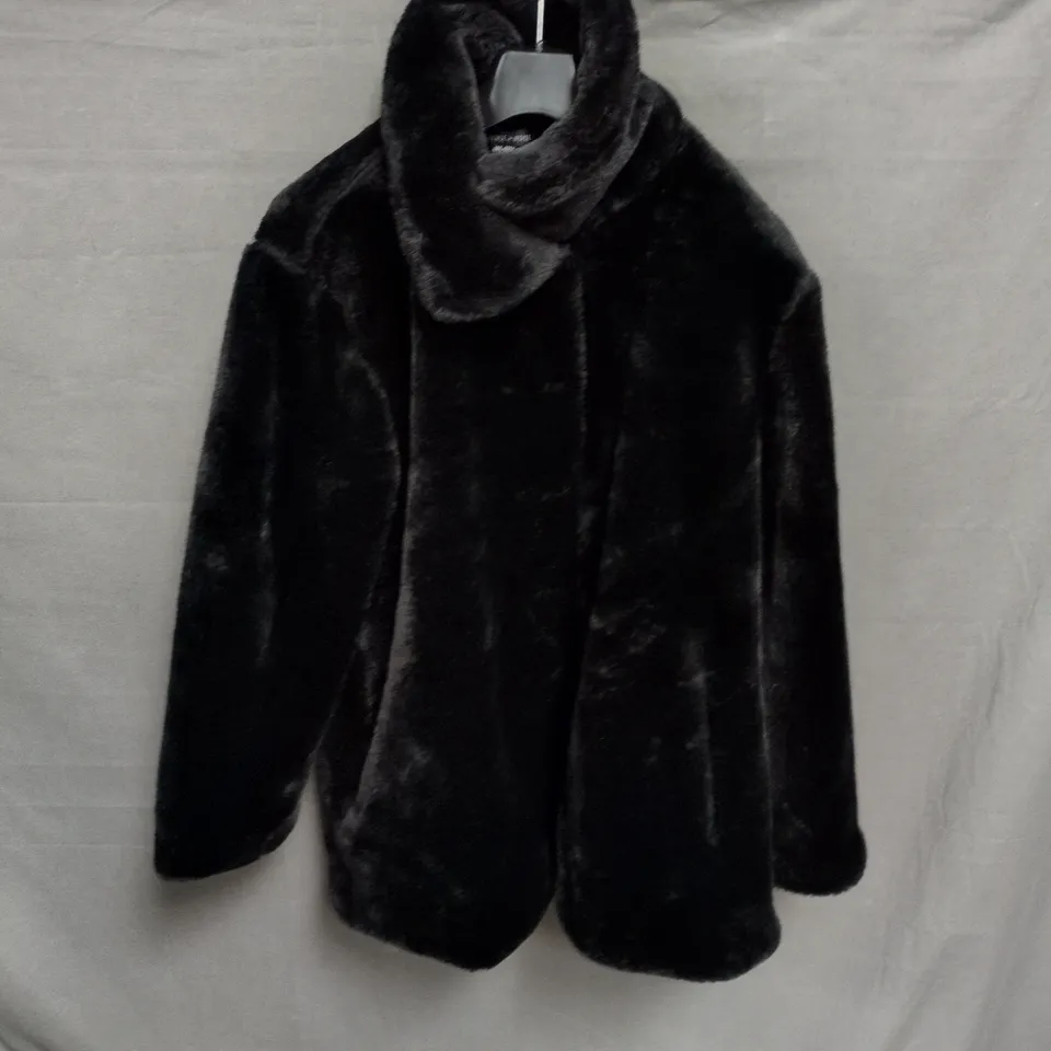 URBAN OUTFITTERS BLACK FAUX-FUR COAT – WOMEN'S OUTERWEAR M/L