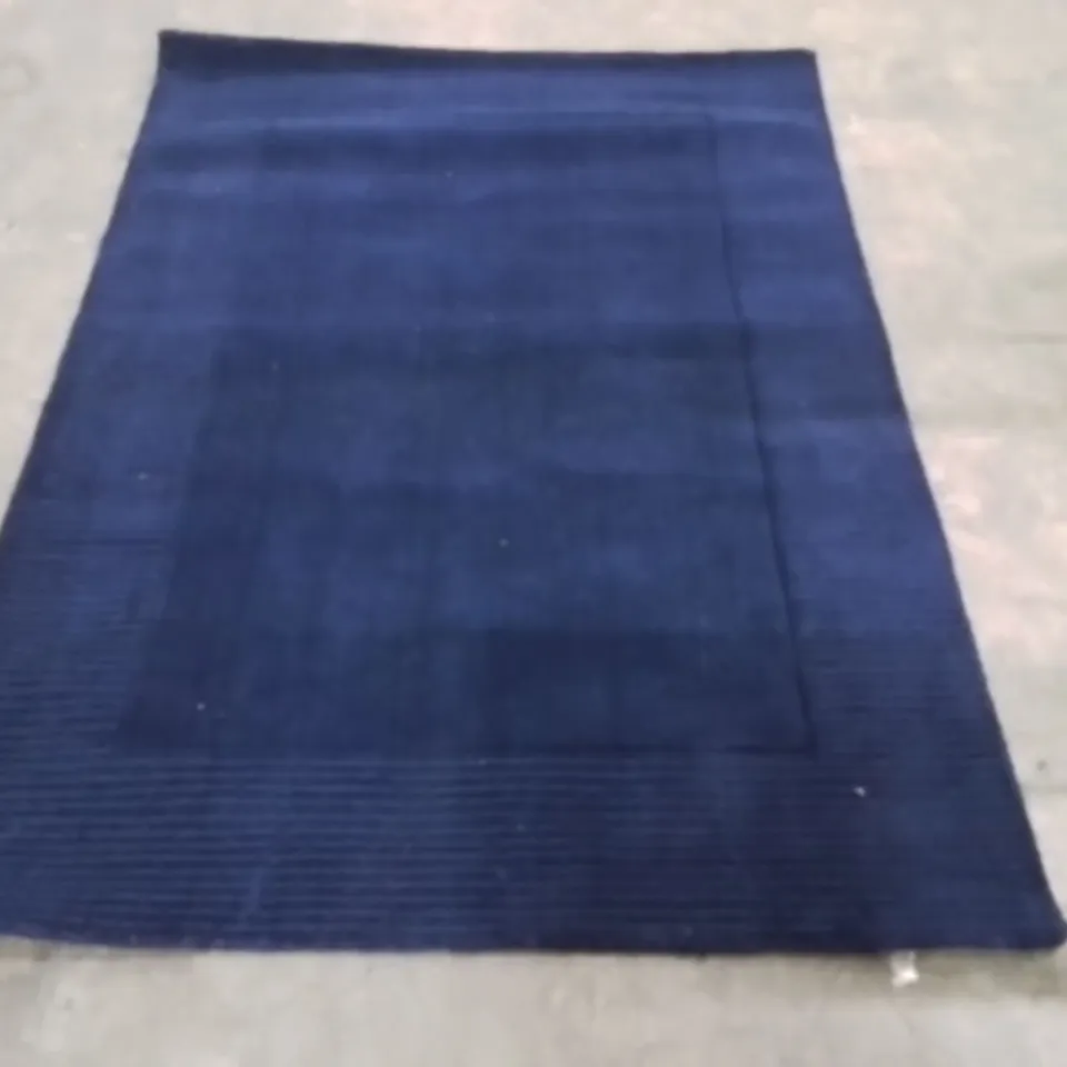 QUALITY DESIGNER AREA RUG - APPROXIMATELY 170X120CM