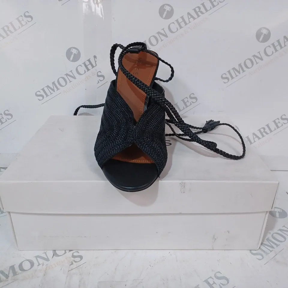 BOXED PAIR OF REISS MINERVA STRAPPY HEELS IN BLACK SIZE 5