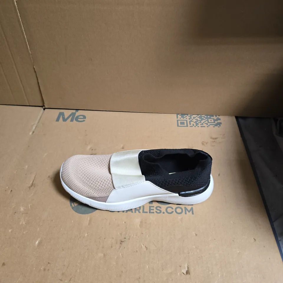 CORINA WOMEN'S SLIP-ON KNIT SNEAKER – BEIGE/PINK, UK 5.5 (EU 38)