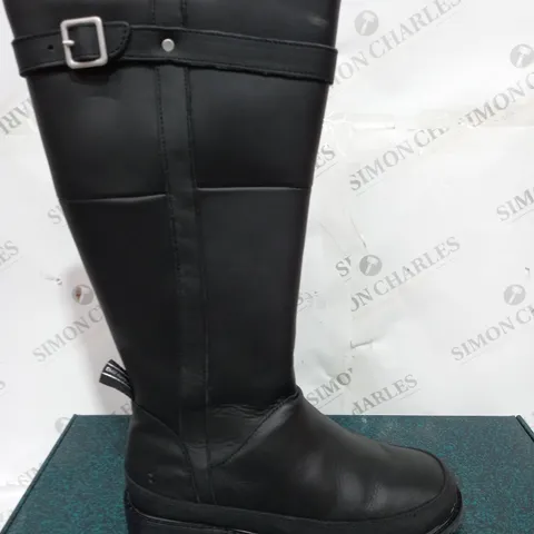 EMU AUSTRALIA "NATASHA" BLACK LEATHER KNEE-HIGH BOOTS, UK SIZE 7