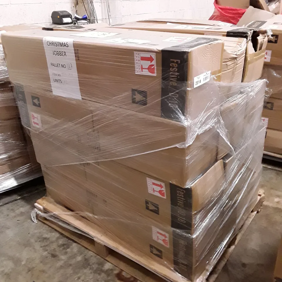 PALLET OF APPROXIMATELY 12 BOXED BRAND NEW 114CM GOLD TIPS TREES